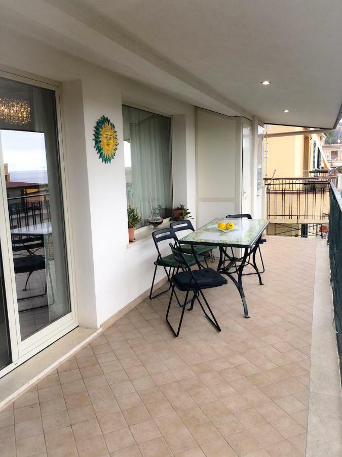 Atticus Apartment Giardini Naxos Exterior foto